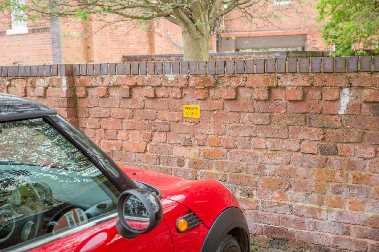 Chester Stays - Lovely Apartment In The Heart Of Chester With Free Parking Экстерьер фото